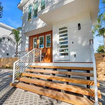 Villa Sunset Cove - Heated Pool - Sea Views - Walkable